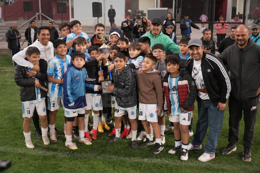 La Liga de Fútbol Infantil cerró a pura alegría y valores en el Estadio Mercado Luna
