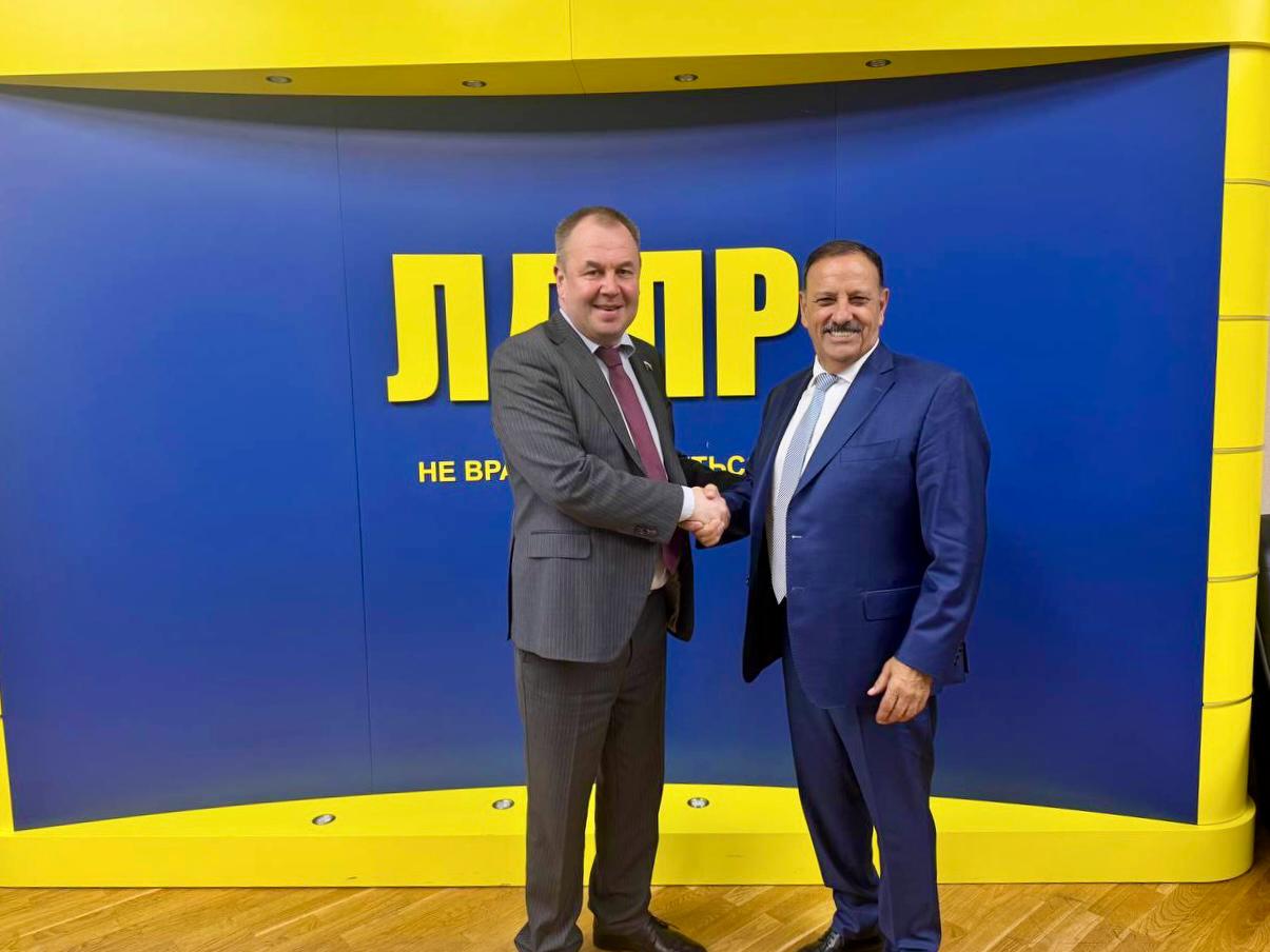 En su gira internacional, Quintela mantuvo un encuentro con líderes políticos de Rusia